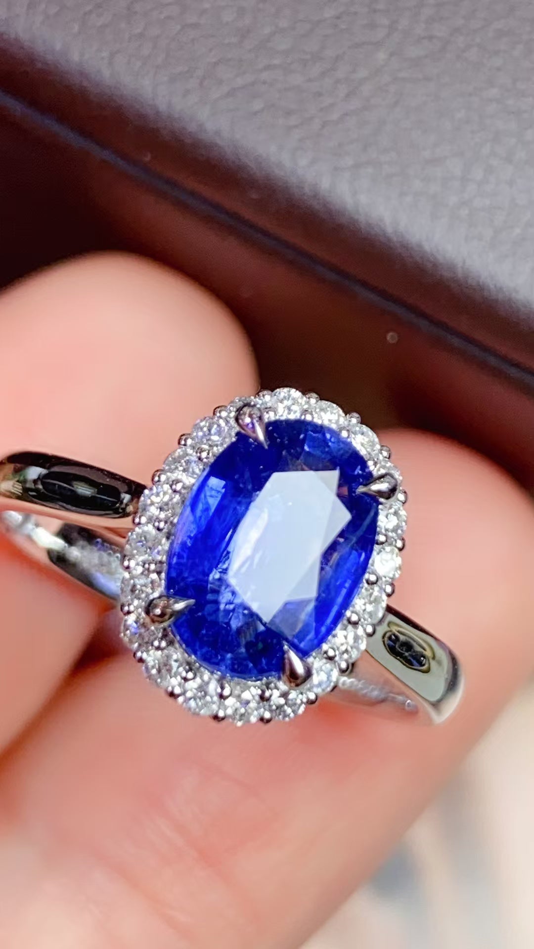 Natural sapphire 18K gold ring!