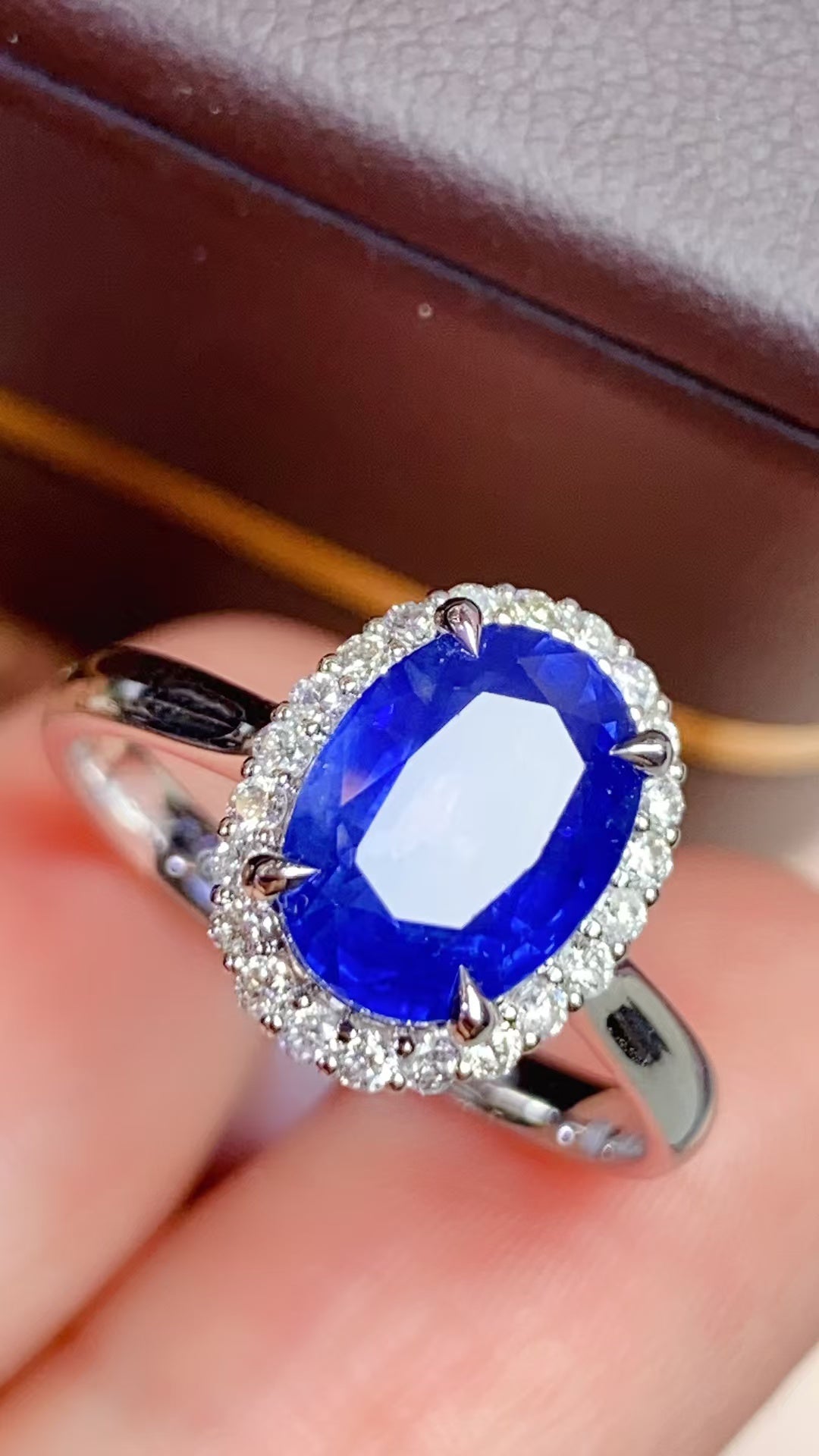 Natural sapphire 18K gold ring!