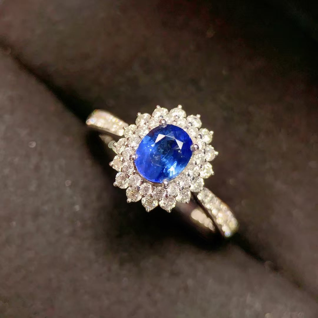 Rich and deep sapphire🌌18k gold unheated sapphire ring