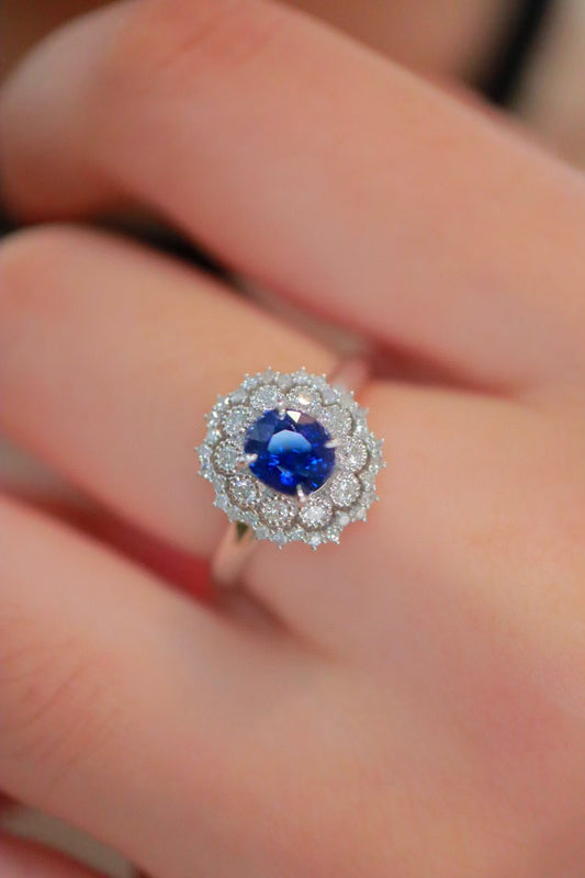 18k unheated sapphire ring, royal blue.