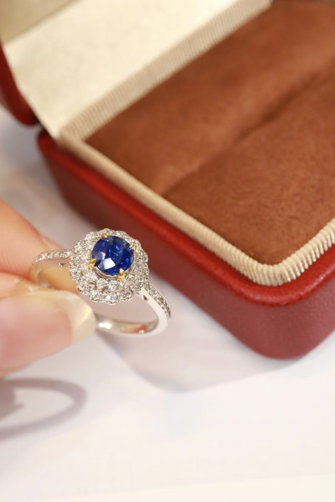 18K unheated sapphire ring