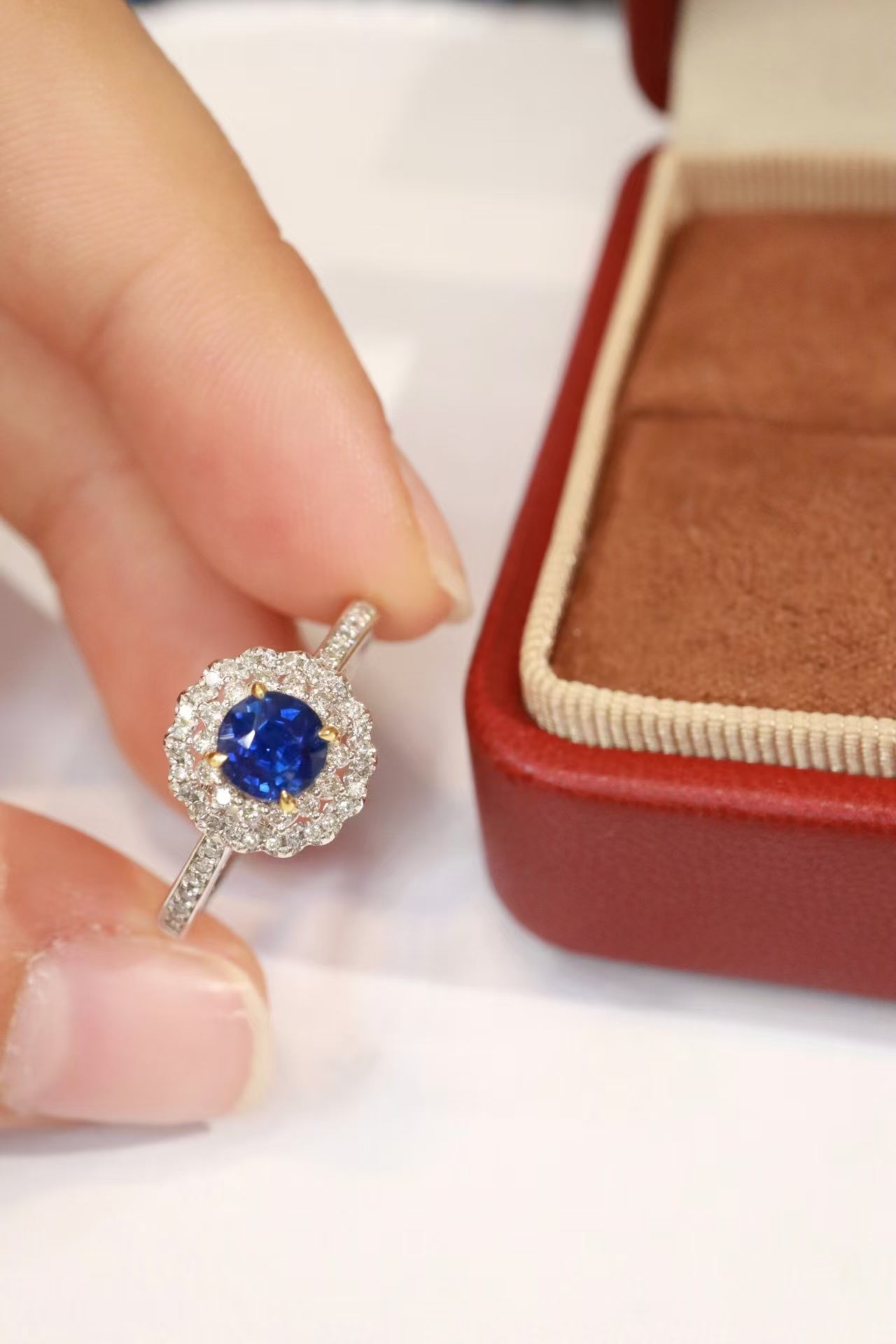 18K unheated sapphire ring