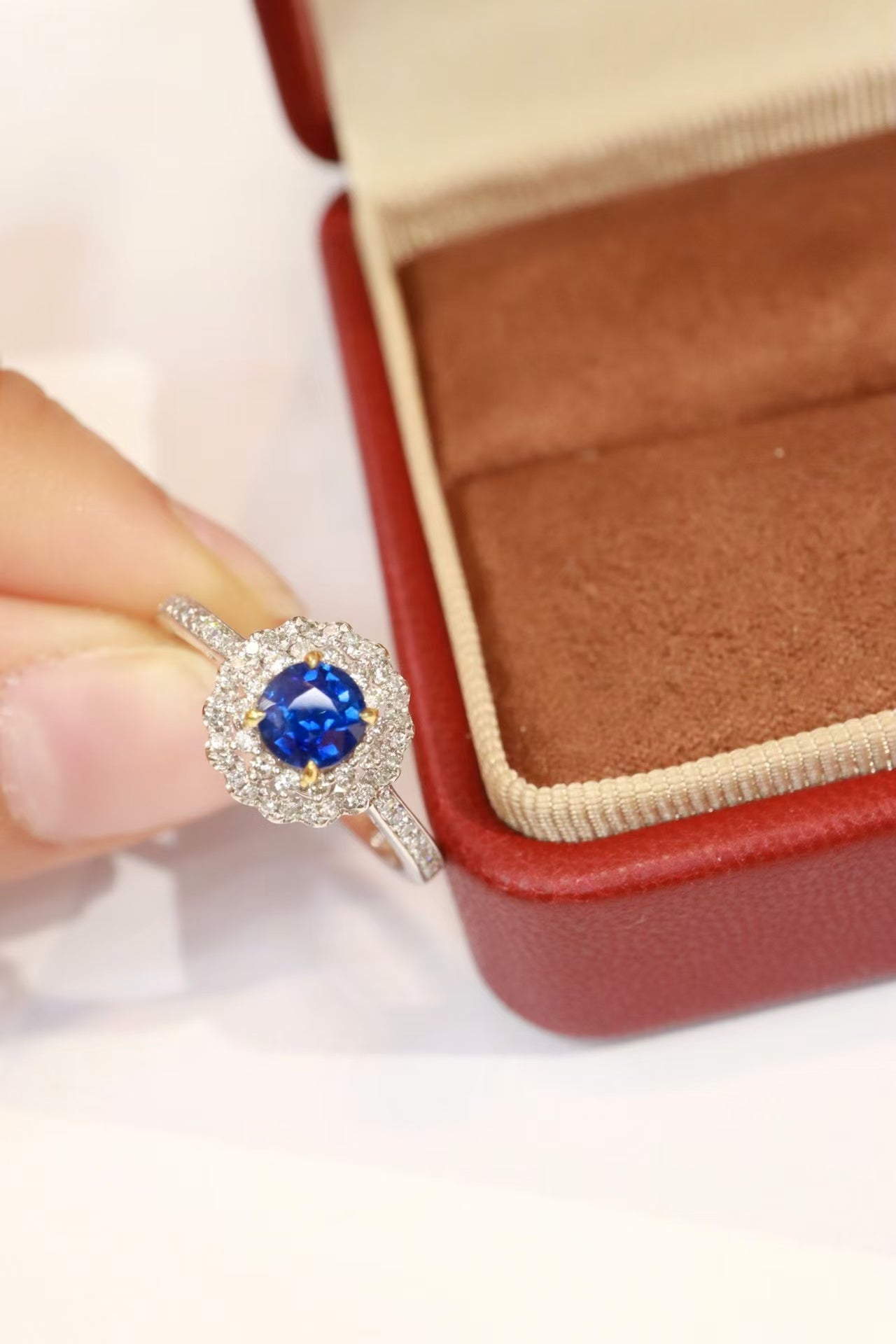 18K unheated sapphire ring