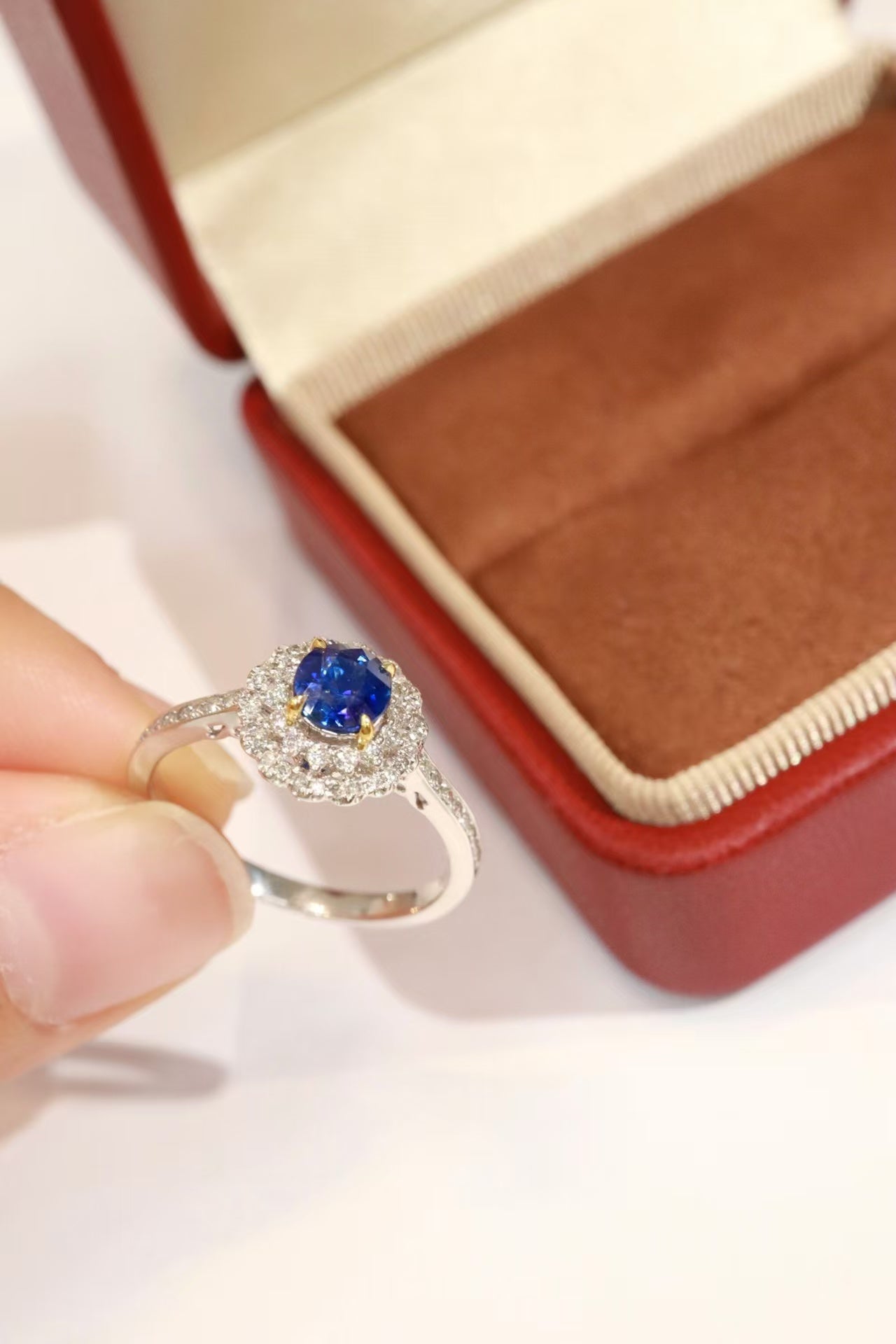 18K unheated sapphire ring