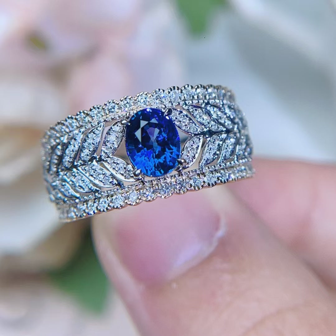 18K gold natural sapphire ring, excellent color and fire,