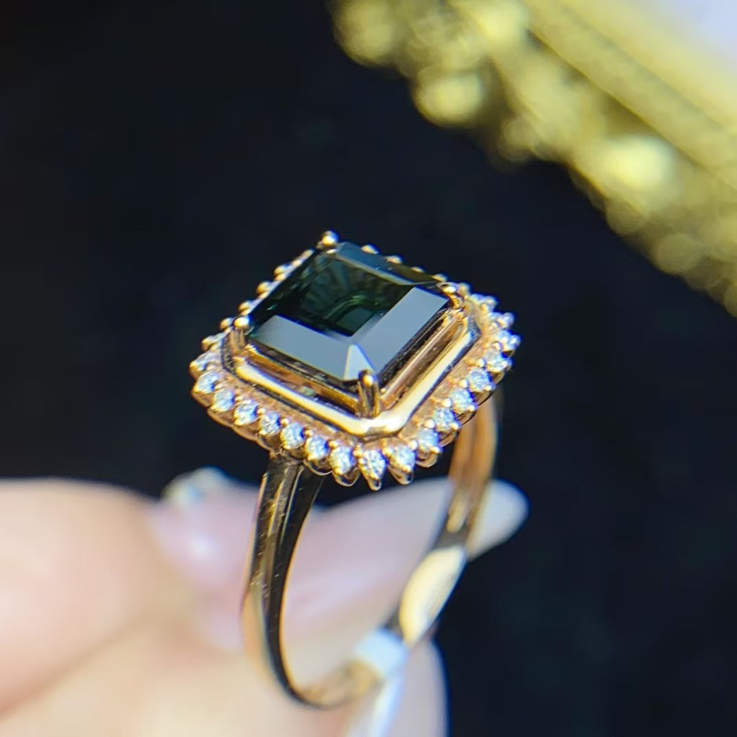 ·Mysterious blue tourmaline ring💍18k gold with diamond inlay