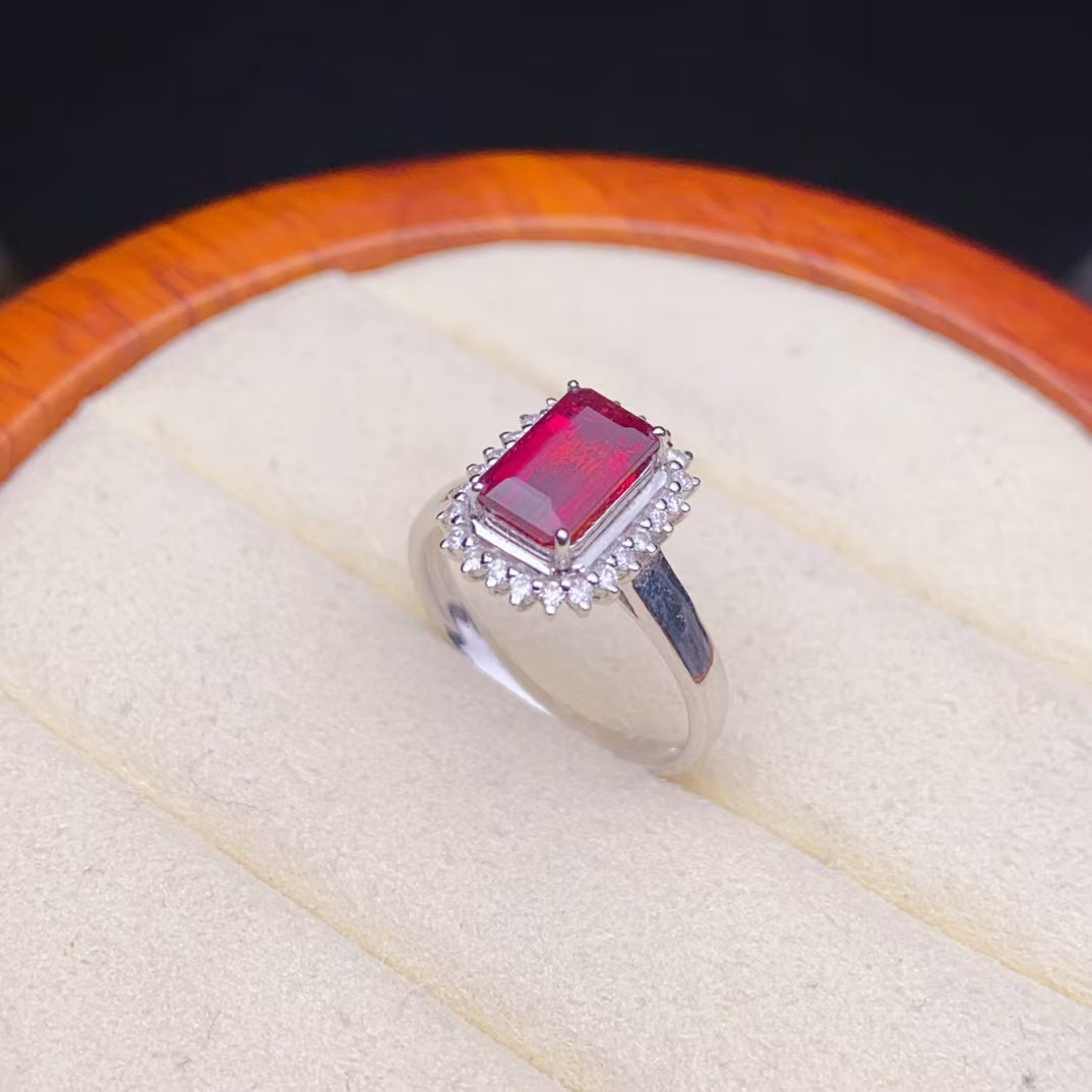 Red tourmaline ring, good luck❤️Red tourmaline means auspiciousness, vitality, and more vigor. 18k gold inlay