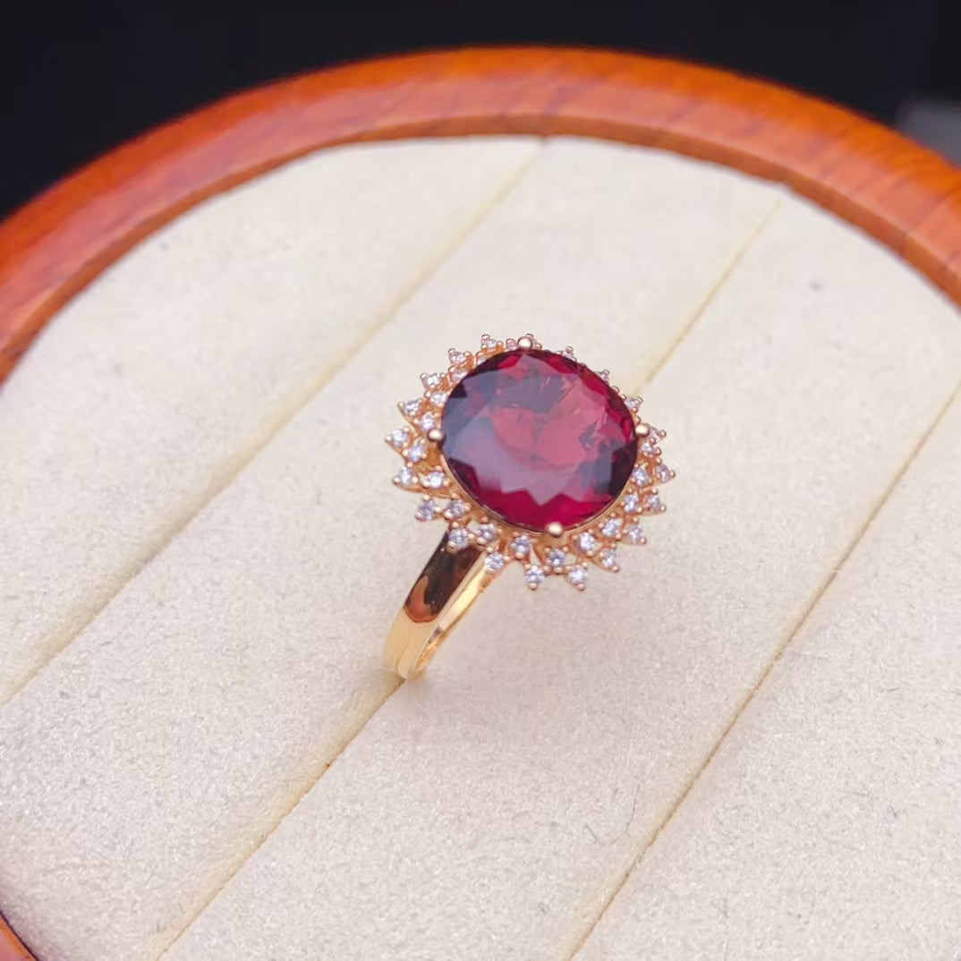 Red tourmaline ring, good luck❤️Red tourmaline means auspiciousness, vitality, and more vigor. 18k gold inlay