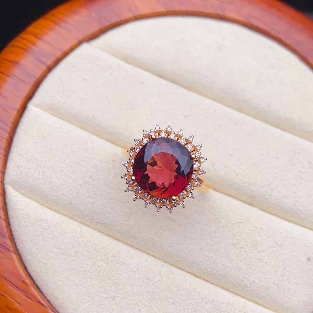 Red tourmaline ring, good luck❤️Red tourmaline means auspiciousness, vitality, and more vigor. 18k gold inlay