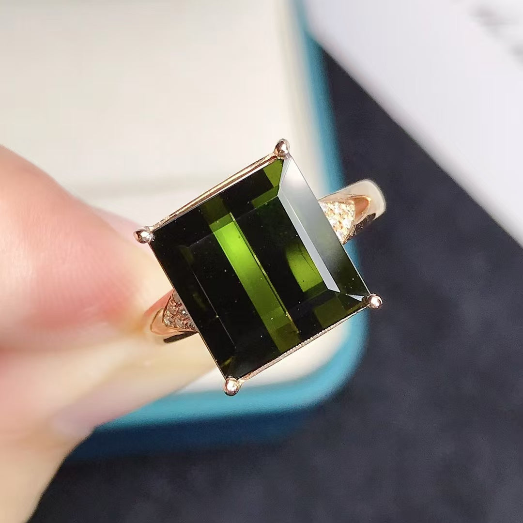 18k gold tourmaline ring💍 Tourmaline ring is heart-warming, romantic and exquisite