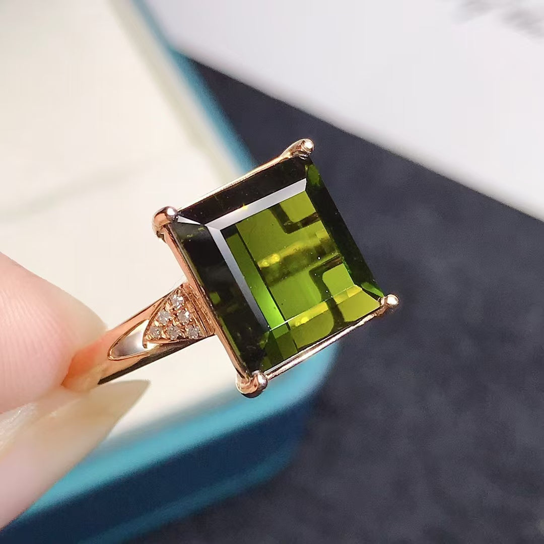 18k gold tourmaline ring💍 Tourmaline ring is heart-warming, romantic and exquisite