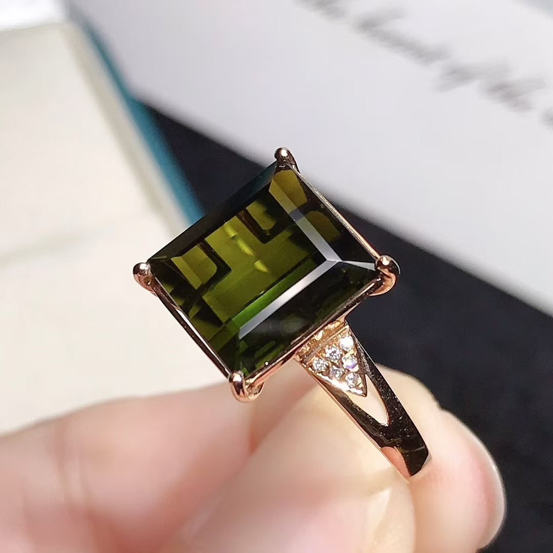 18k gold tourmaline ring💍 Tourmaline ring is heart-warming, romantic and exquisite