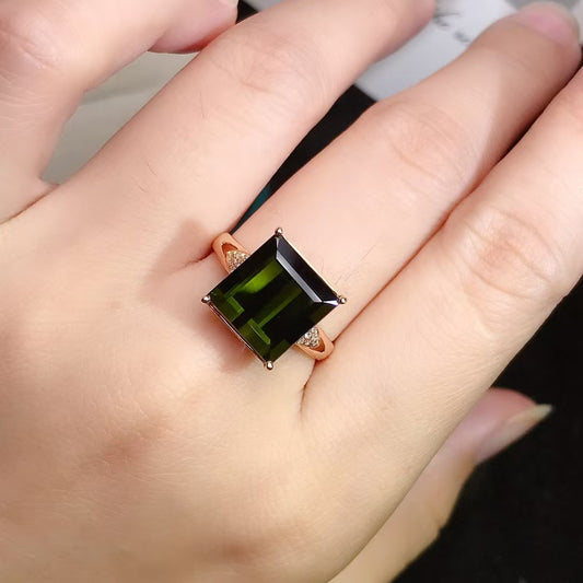 18k gold tourmaline ring💍 Tourmaline ring is heart-warming, romantic and exquisite