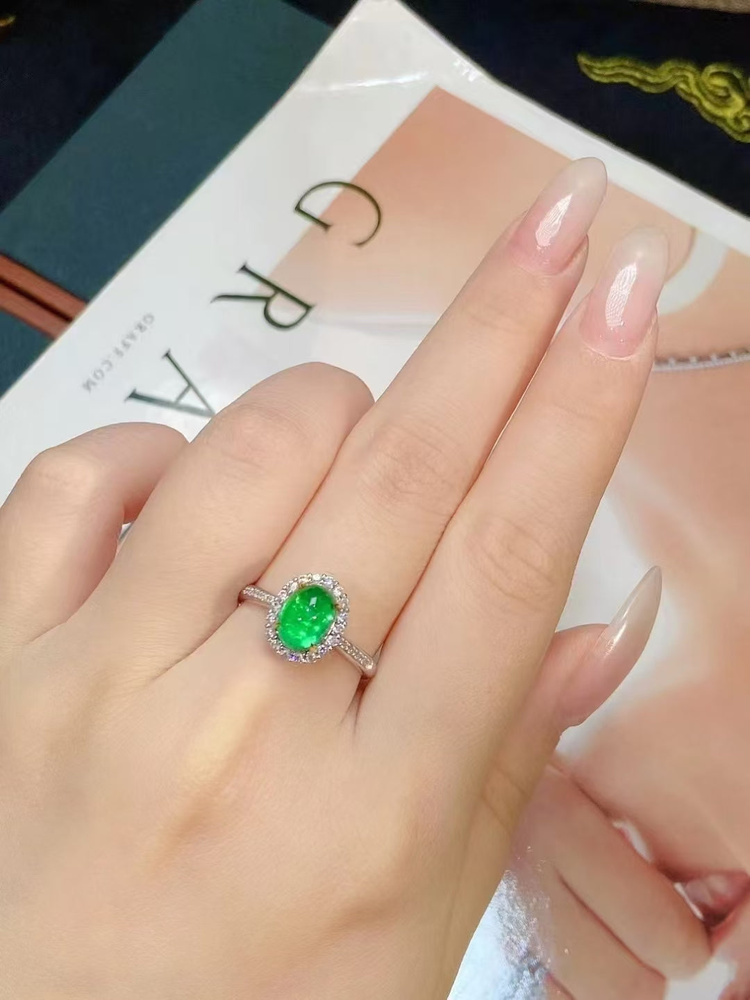 18k emerald ring