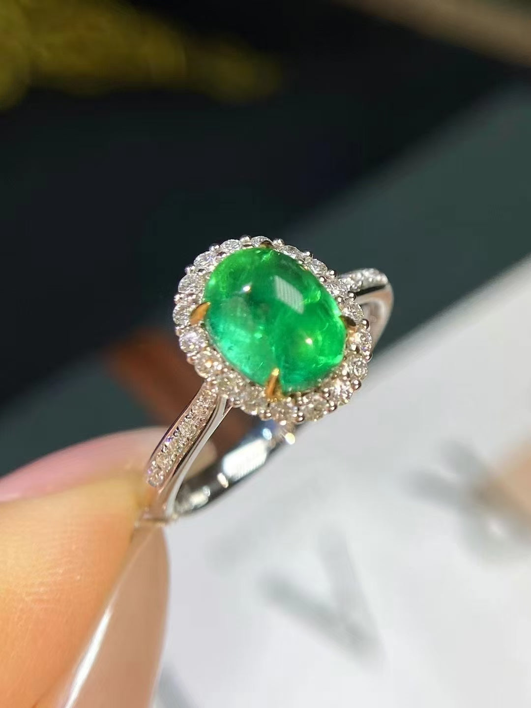 18k emerald ring