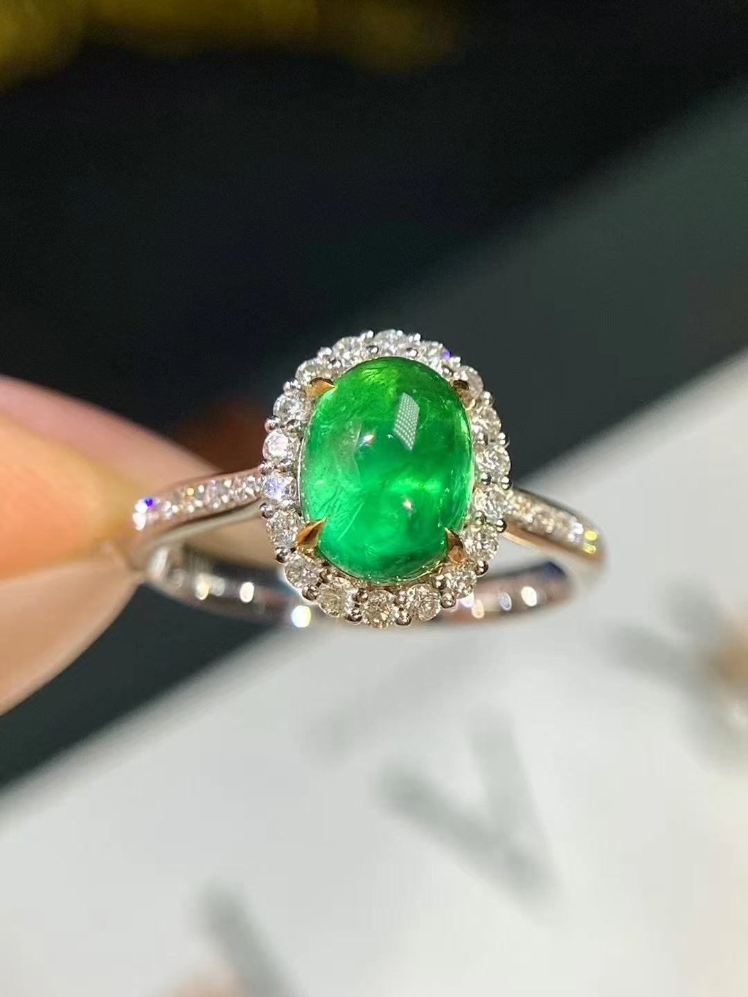 18k emerald ring