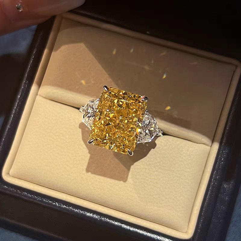 European and American style high-end luxury inlaid sugar cube yellow diamond ring flashing 10 carat diamond ring gemstone