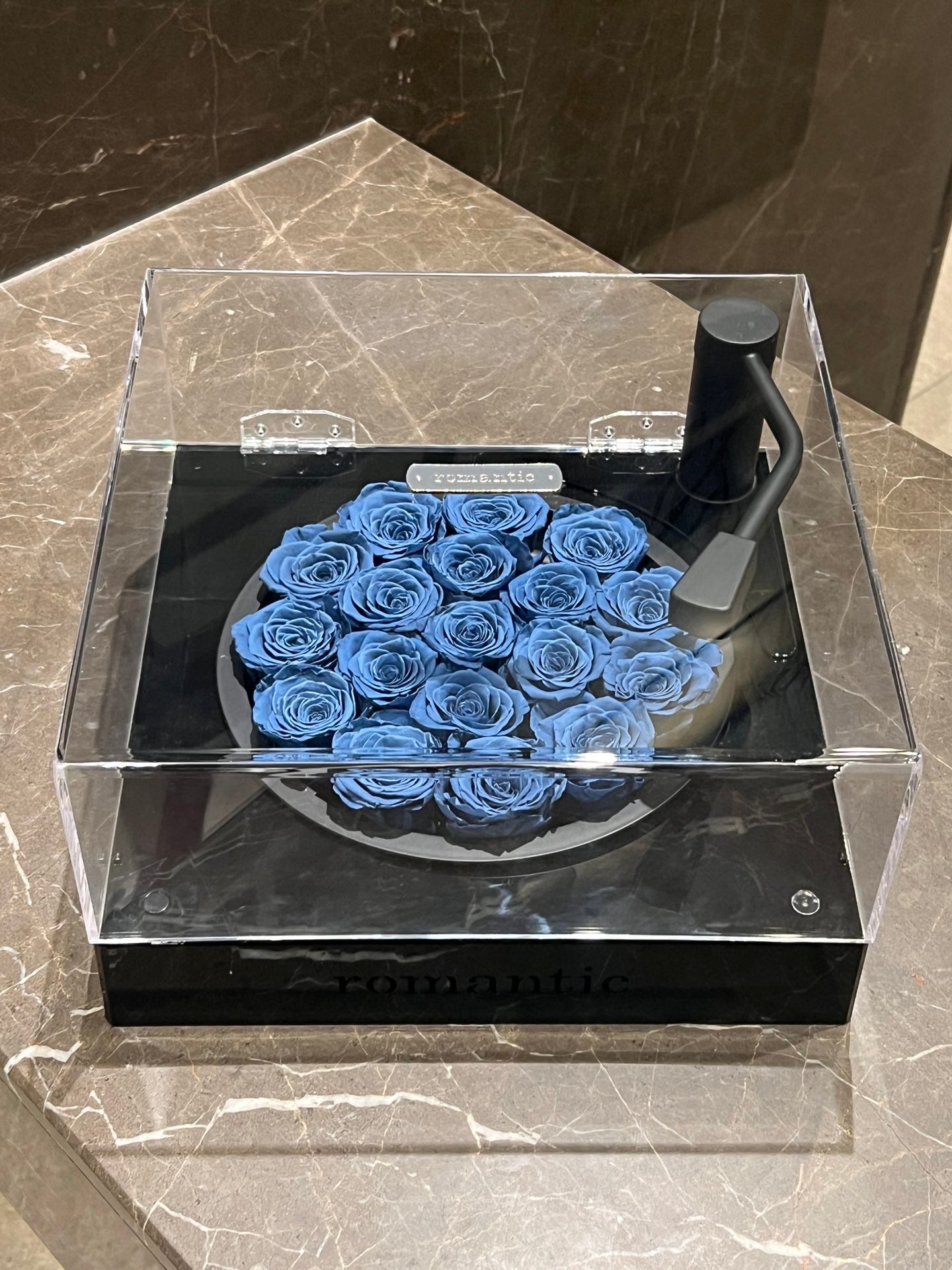 Valentine's Gift Set: Bluetooth Speaker & Eternal Rose in Elegant Heart Case