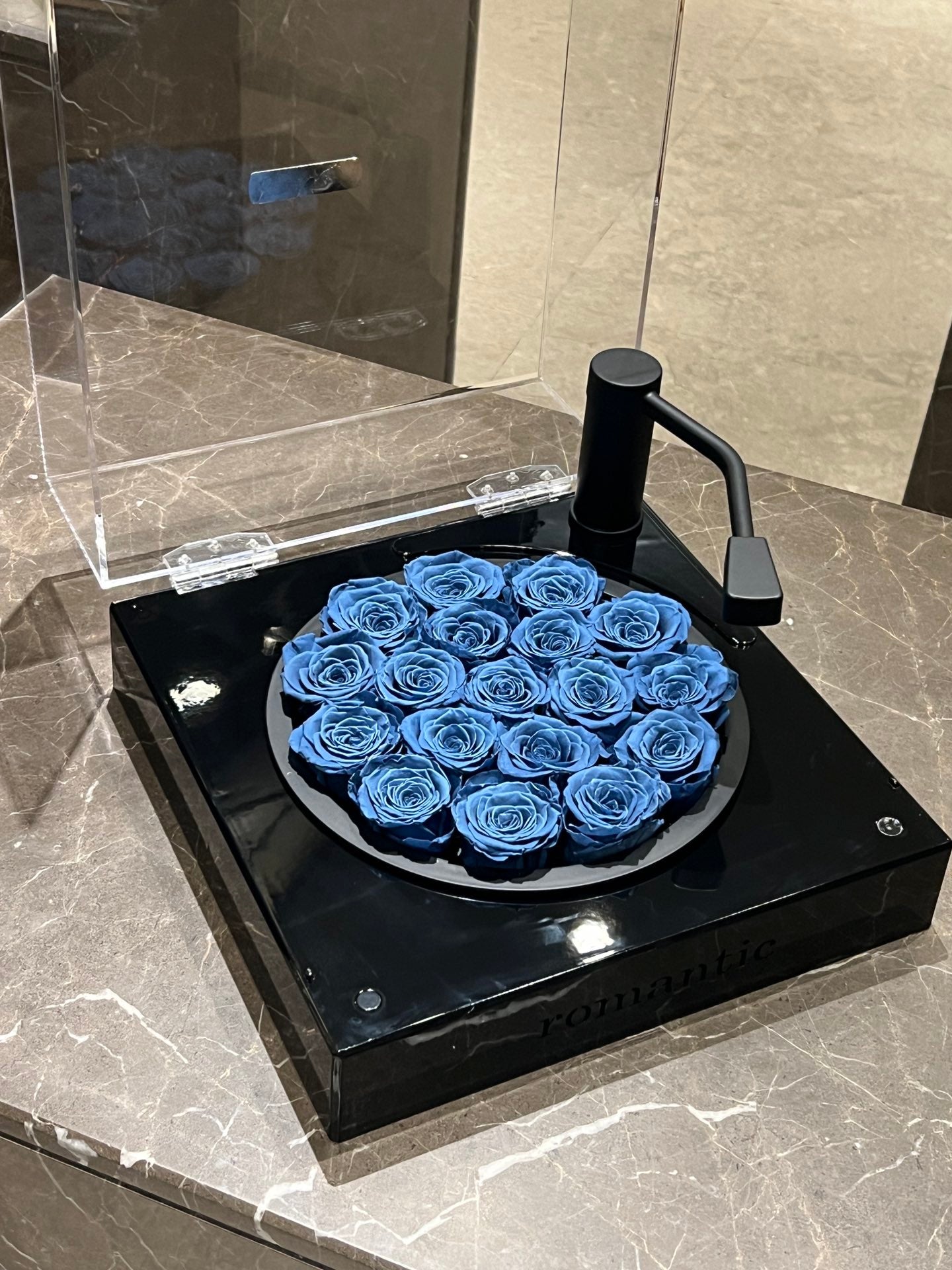 Valentine's Gift Set: Bluetooth Speaker & Eternal Rose in Elegant Heart Case