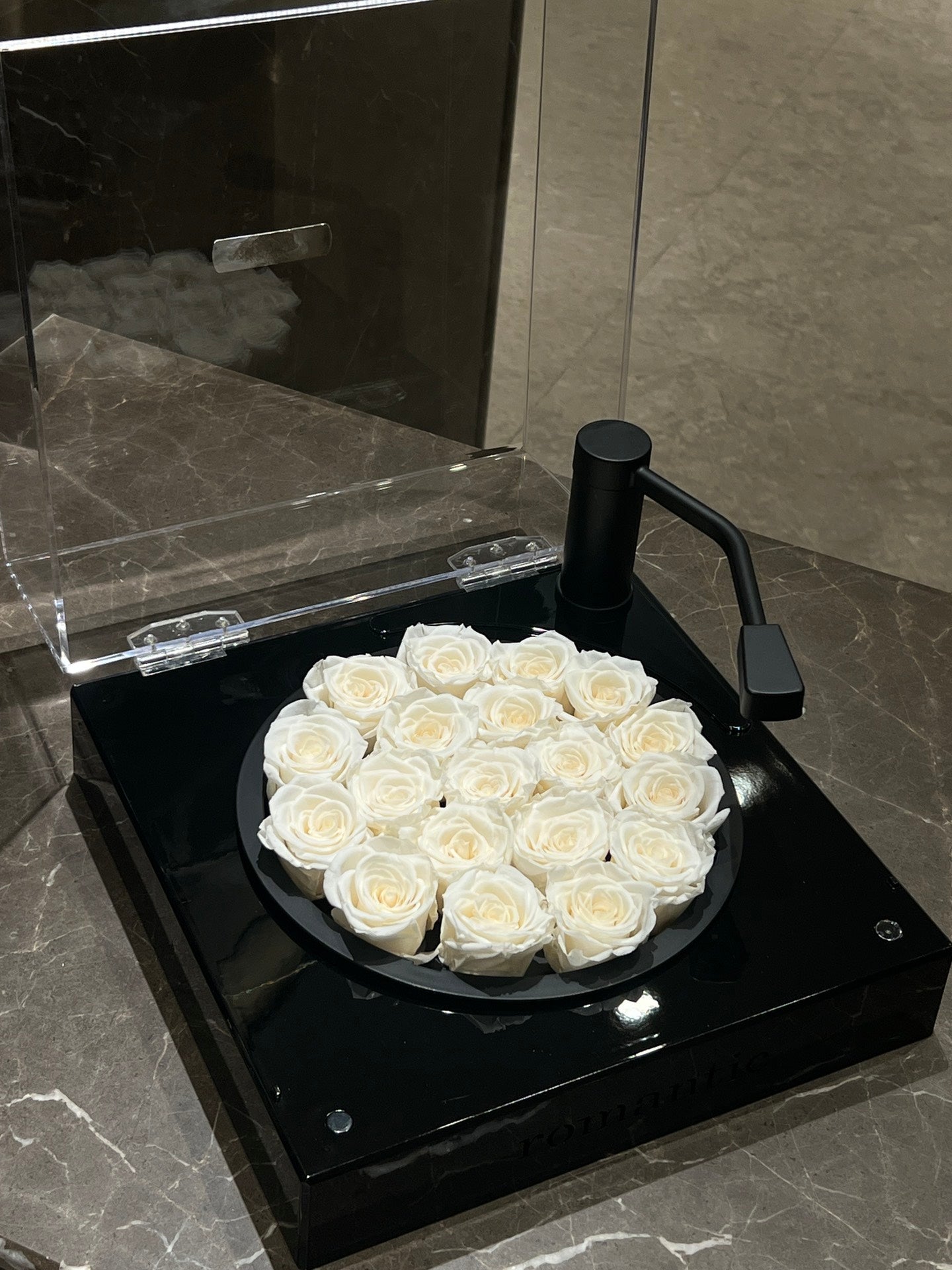 Musical Eternal Rose - Heart Shaped Bluetooth Speaker Gift Set for Wedding & Anniversary