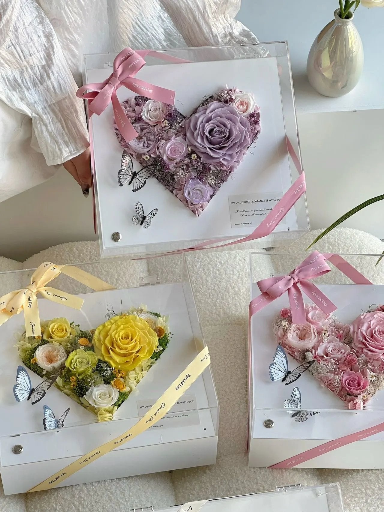 Long Lasting Preserved Rose and Crystal Clear Bluetooth Speaker - Gift for Him & Her