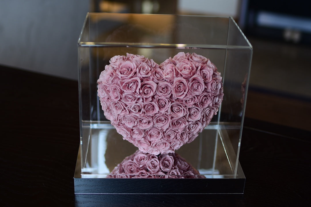 Modern Home Decor Heart Sculpture - Unique Gift Featuring a Reflective Rose, Perfect for Valentine's, Birthday, Christmas