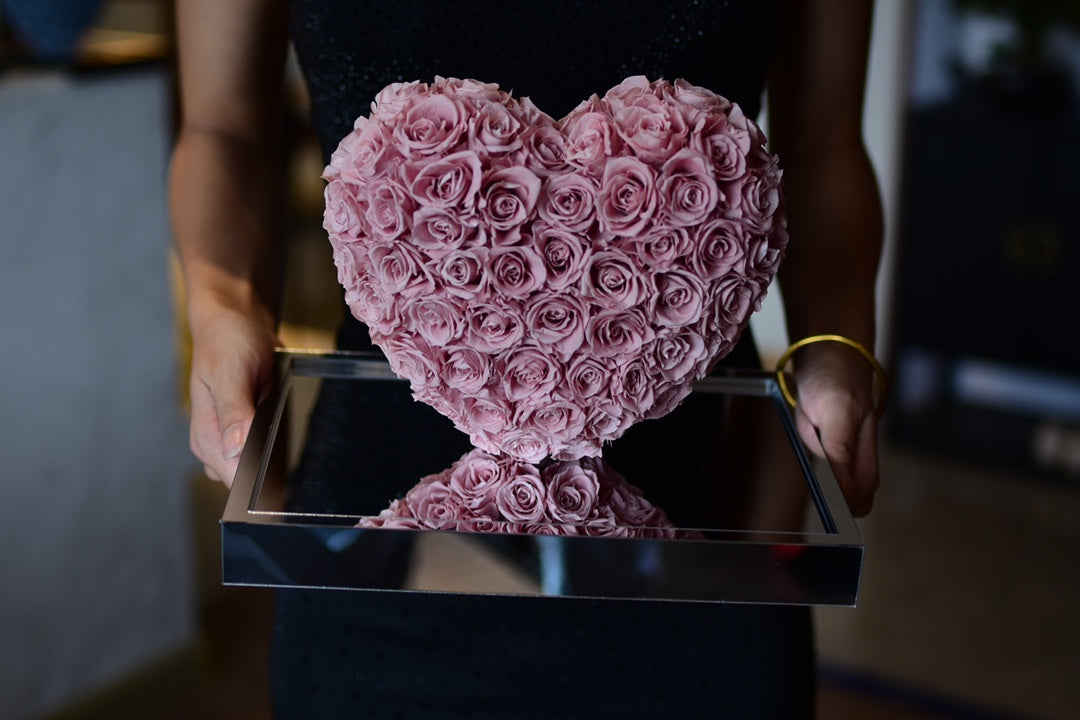 Modern Home Decor Heart Sculpture - Unique Gift Featuring a Reflective Rose, Perfect for Valentine's, Birthday, Christmas