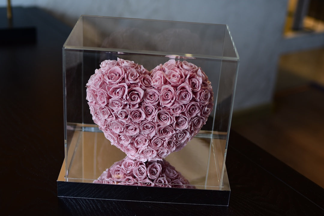Modern Home Decor Heart Sculpture - Unique Gift Featuring a Reflective Rose, Perfect for Valentine's, Birthday, Christmas