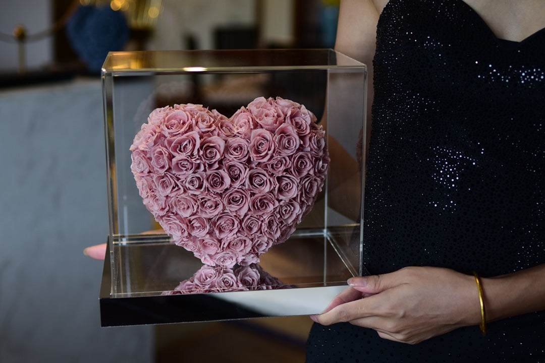 Modern Home Decor Heart Sculpture - Unique Gift Featuring a Reflective Rose, Perfect for Valentine's, Birthday, Christmas