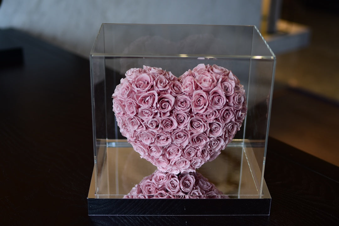 Modern Home Decor Heart Sculpture - Unique Gift Featuring a Reflective Rose, Perfect for Valentine's, Birthday, Christmas