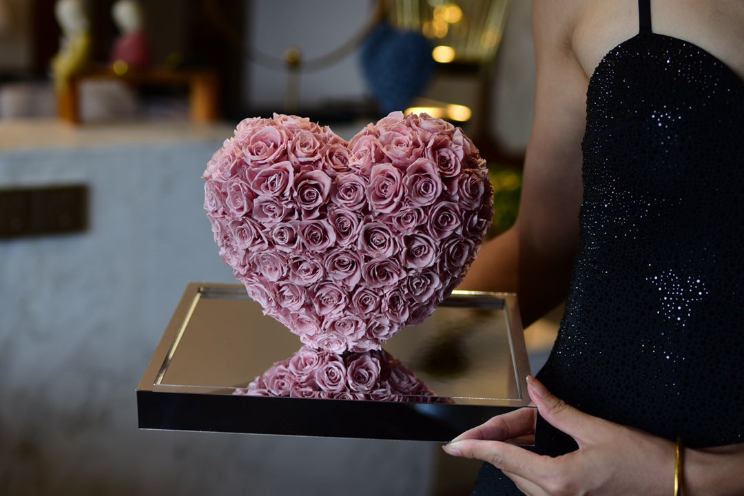 Modern Home Decor Heart Sculpture - Unique Gift Featuring a Reflective Rose, Perfect for Valentine's, Birthday, Christmas