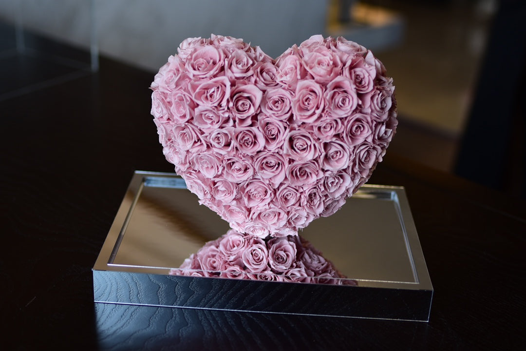 Modern Home Decor Heart Sculpture - Unique Gift Featuring a Reflective Rose, Perfect for Valentine's, Birthday, Christmas