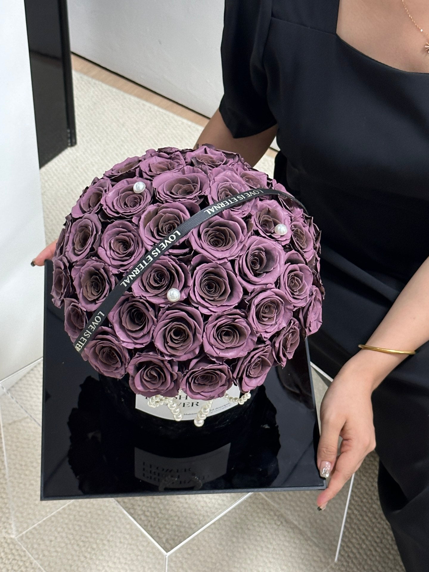 Long-Lasting Preserved Rose Hug Bucket - Timeless Flower Arrangement, Heartfelt Gift for Anniversary & Birthday Celebrations