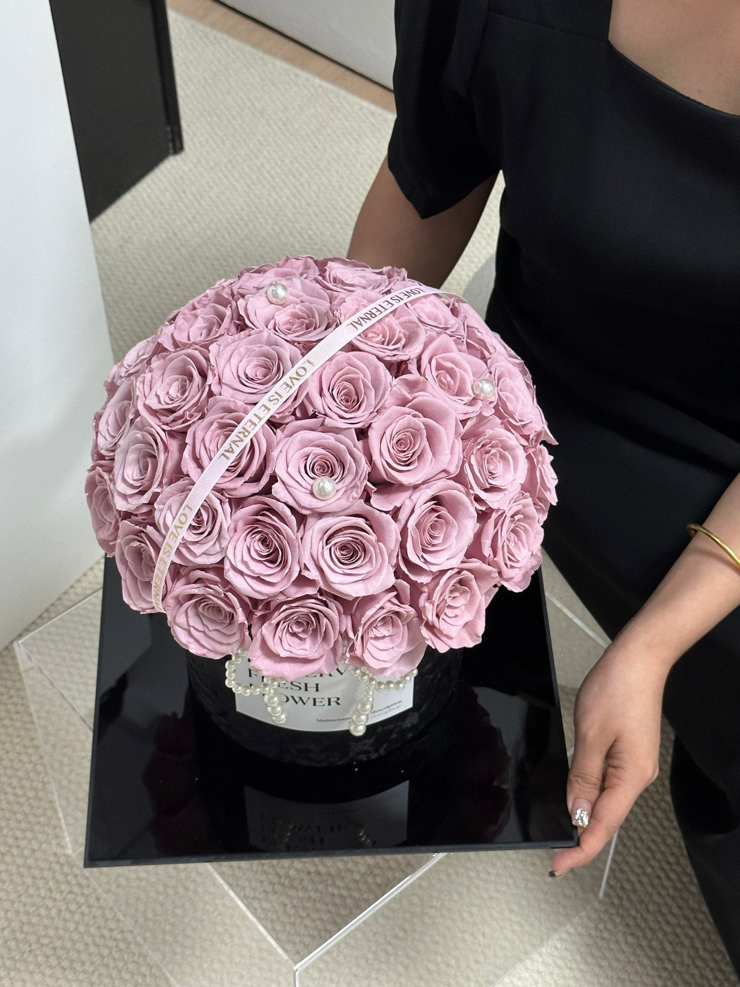 Long-Lasting Preserved Rose Hug Bucket - Timeless Flower Arrangement, Heartfelt Gift for Anniversary & Birthday Celebrations