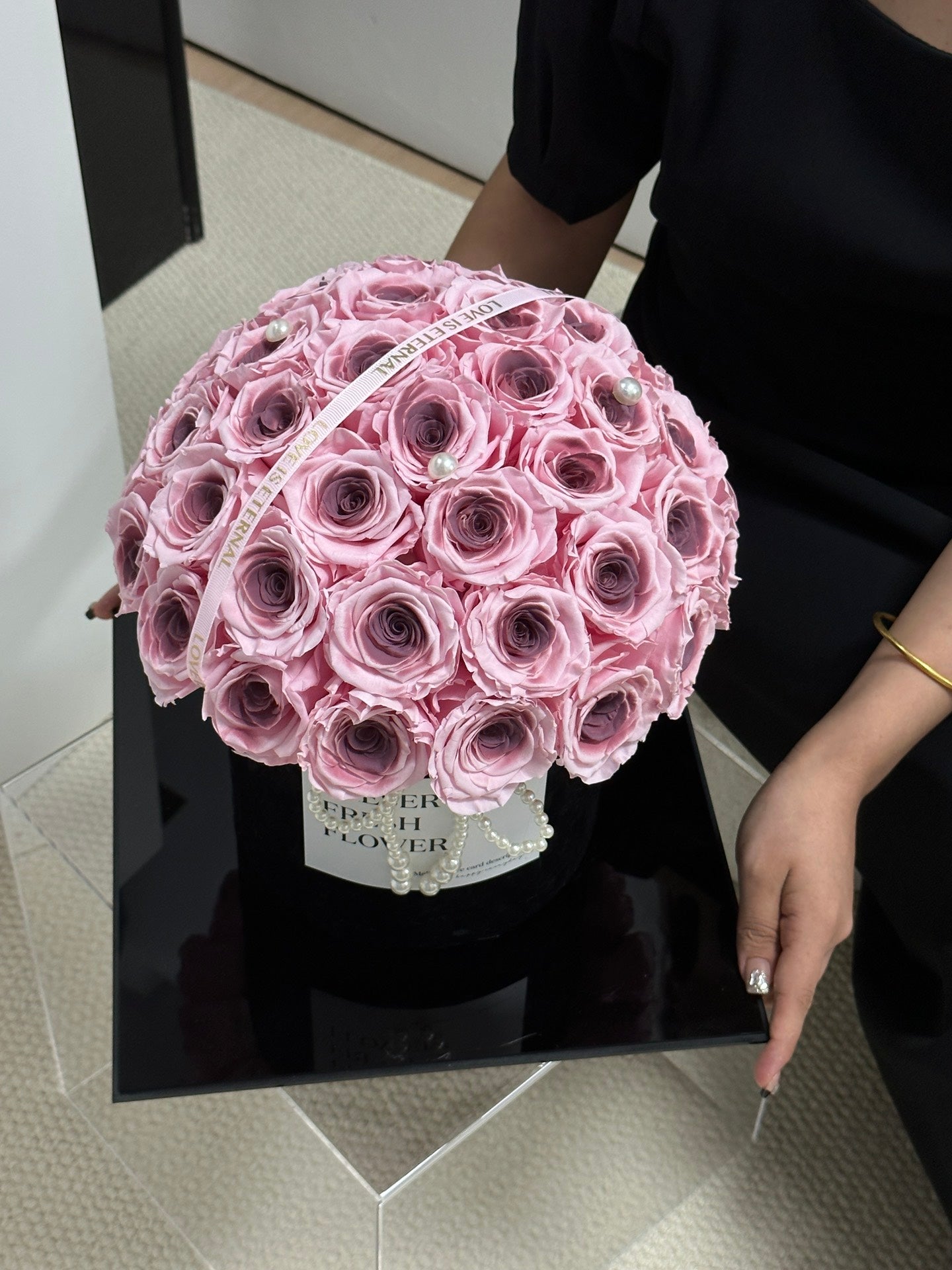 Long-Lasting Preserved Rose Hug Bucket - Timeless Flower Arrangement, Heartfelt Gift for Anniversary & Birthday Celebrations