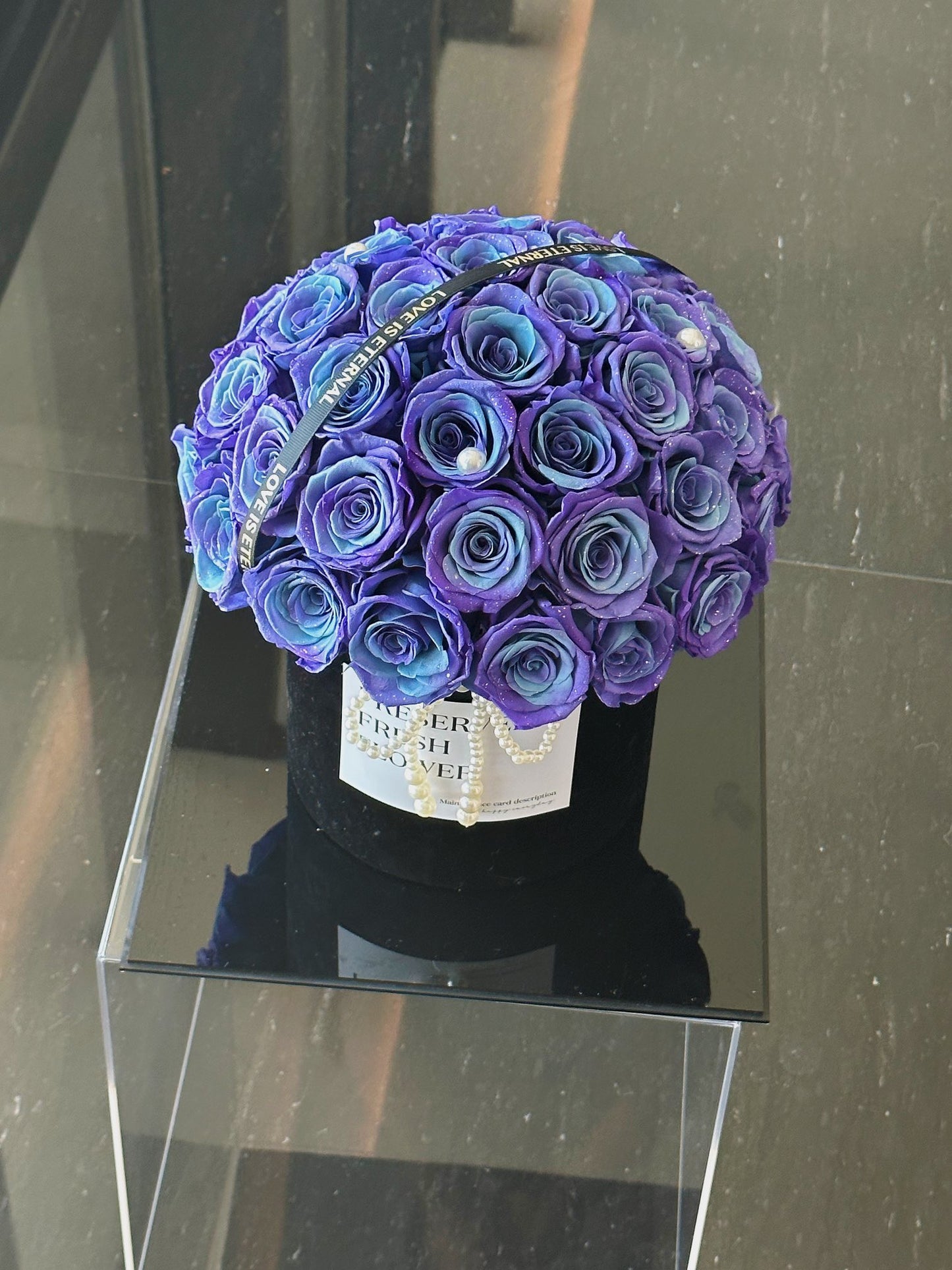  Handmade Preserved Rose Hug Bucket - Everlasting Beauty, Eternal Affection Token, Perfect for Expressing Forever Love