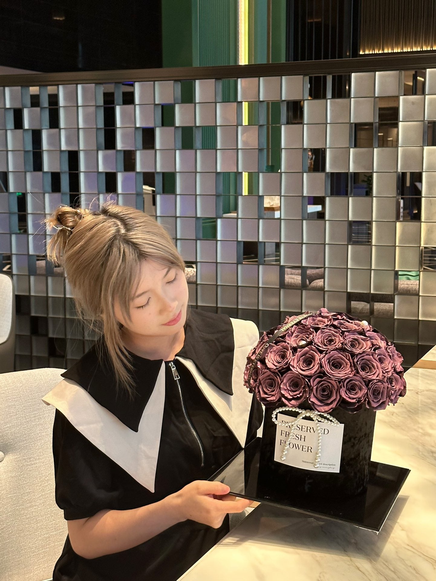 Premium Everlasting Rose Hug Bucket - Preserved Flowers, Timeless Love Gift, Great for Wife, Girlfriend & Mom