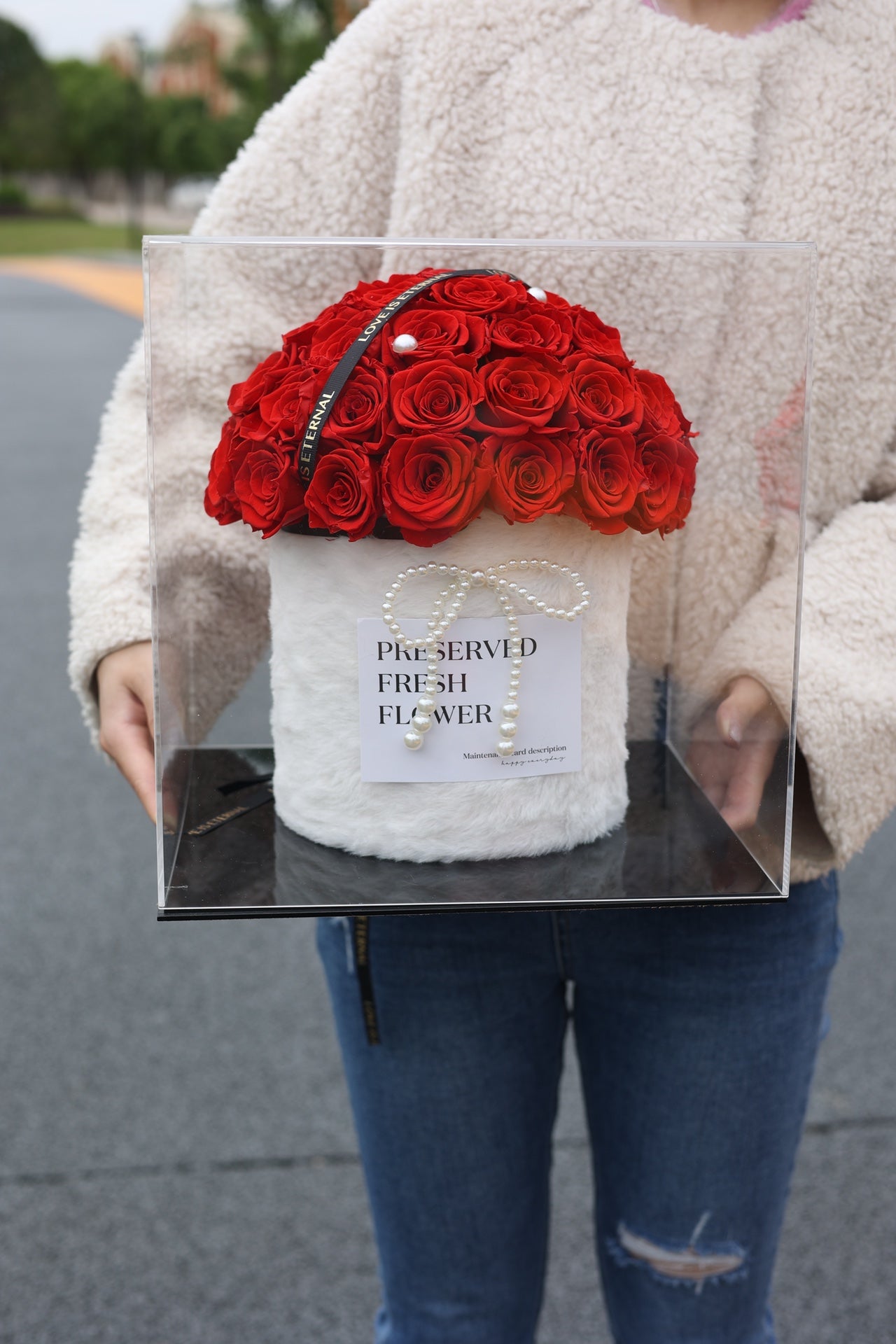 Luxury Preserved Rose Hug Bucket - Everlasting Love Flowers, Eternal Gift, Perfect for Valentine's Day & Birthday Surprises