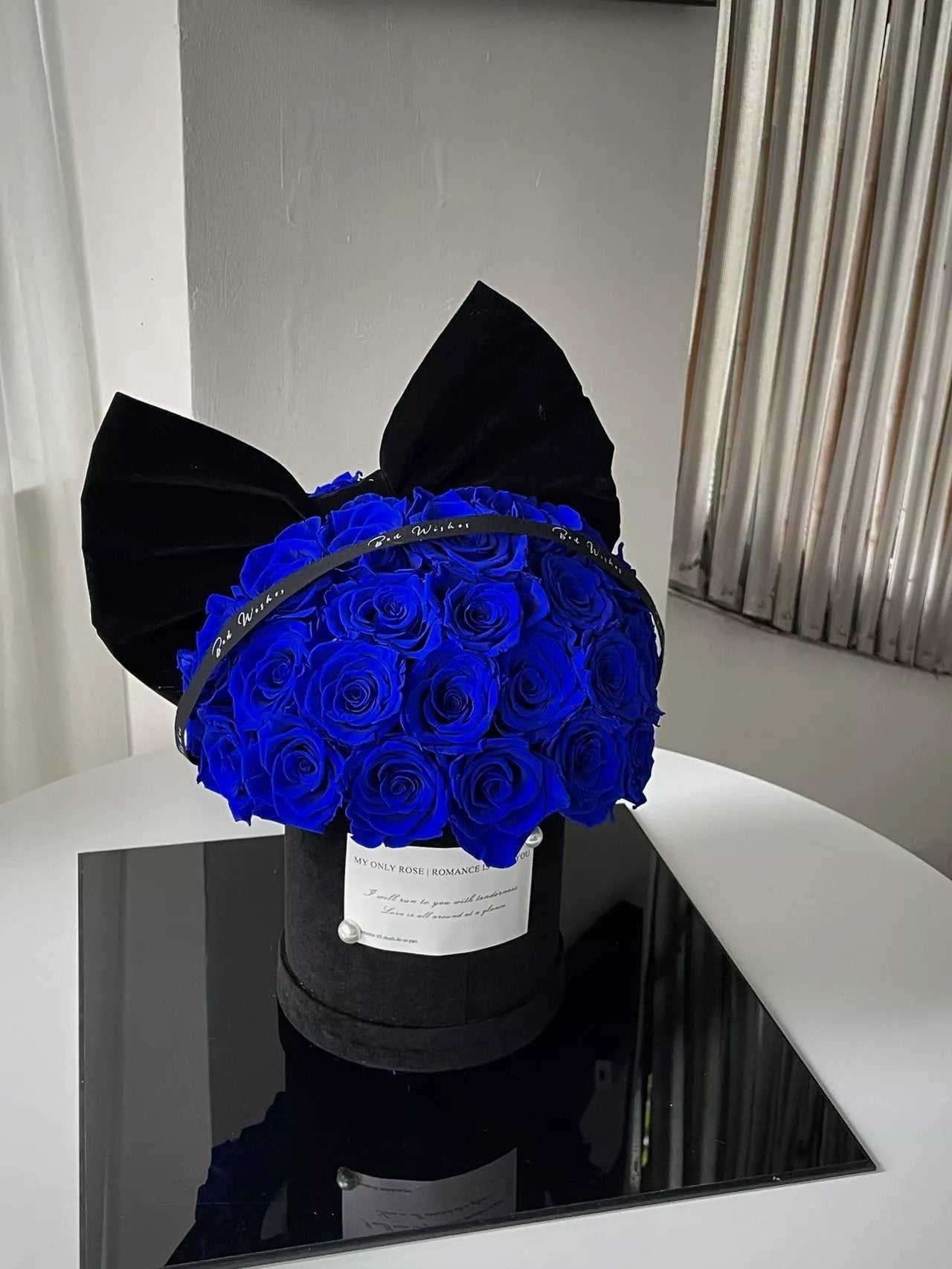 Long-Lasting Rose Hug Bucket with Preserved Flowers - Forever Affection Gift, Perfect for Valentine's Day & Anniversary