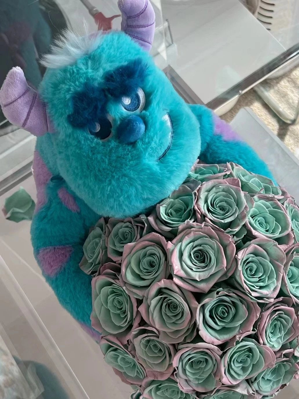 Little Monster Preserved Flower Hug Bucket (Rose) – A gift of eternal love, lasting beauty, perfect for mom, wife, and girlfriend