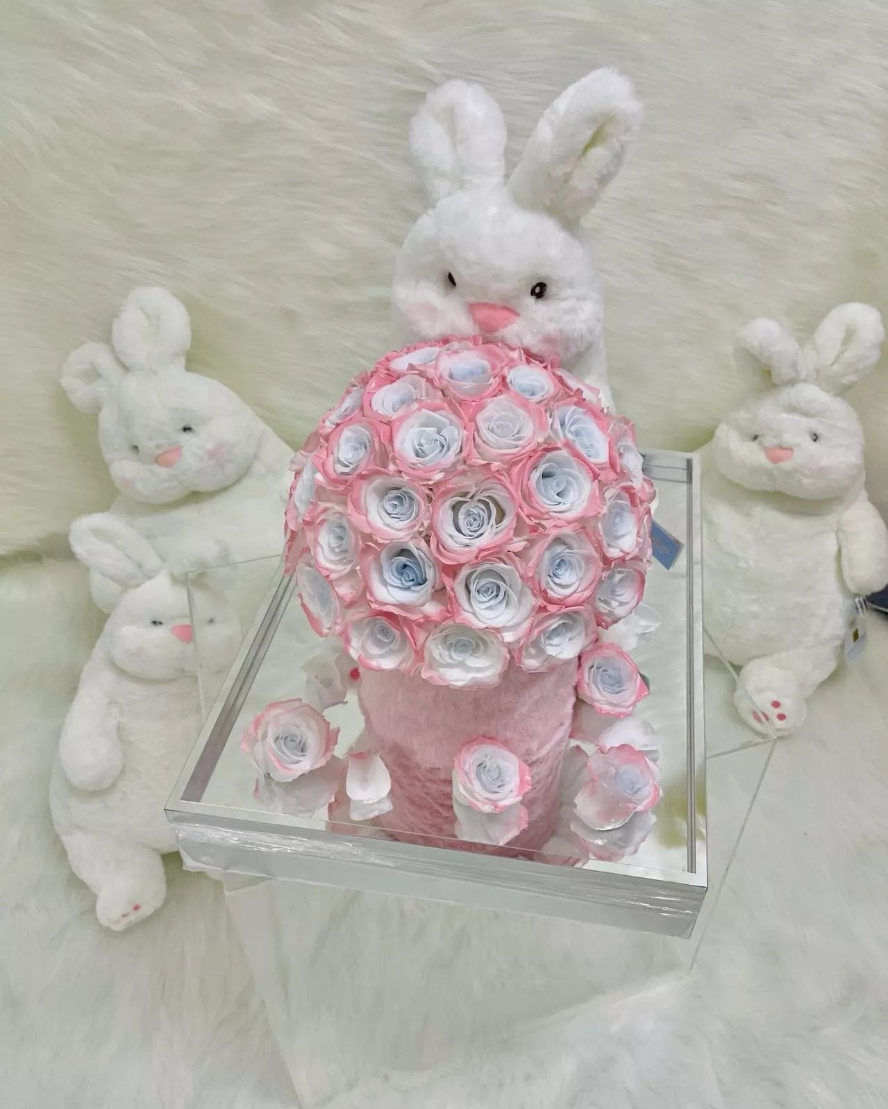  Preserved Rose Hug Bucket - Everlasting Blooms, Timeless Affection, Ideal Gift for Mom, Wife & Girlfriend