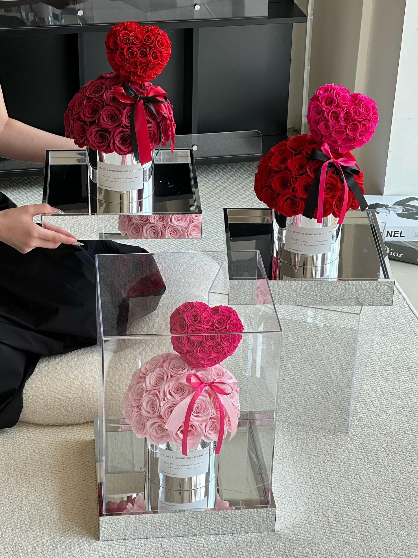 Handmade Everlasting Rose Hug Bucket - Preserved Flowers, Eternal Love Gift, Perfect for Girlfriend & Wife