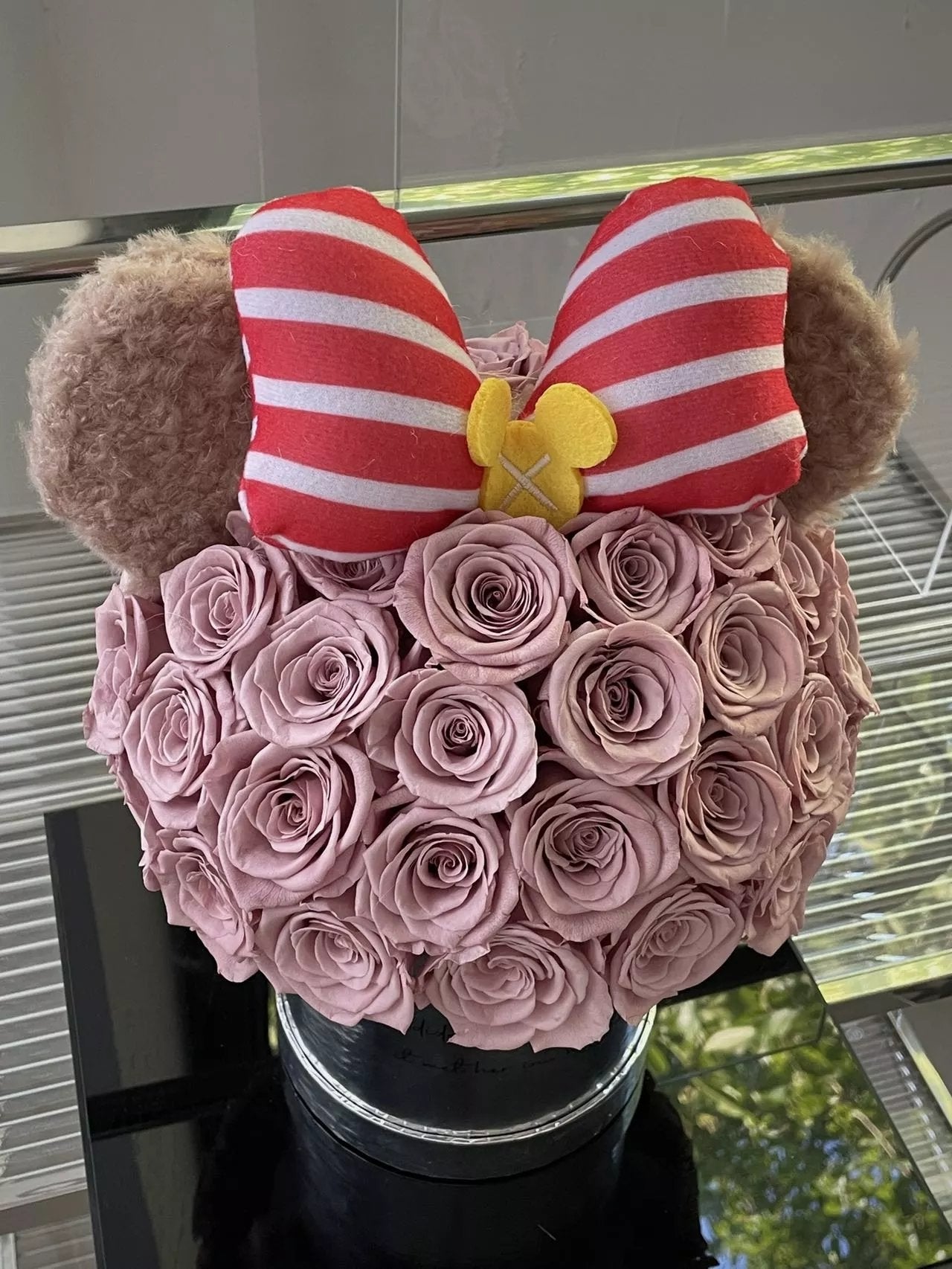 Premium Preserved Rose Hug Bucket - Eternal Flower Arrangement, Thoughtful Gift for Mom, Symbol of Forever Love