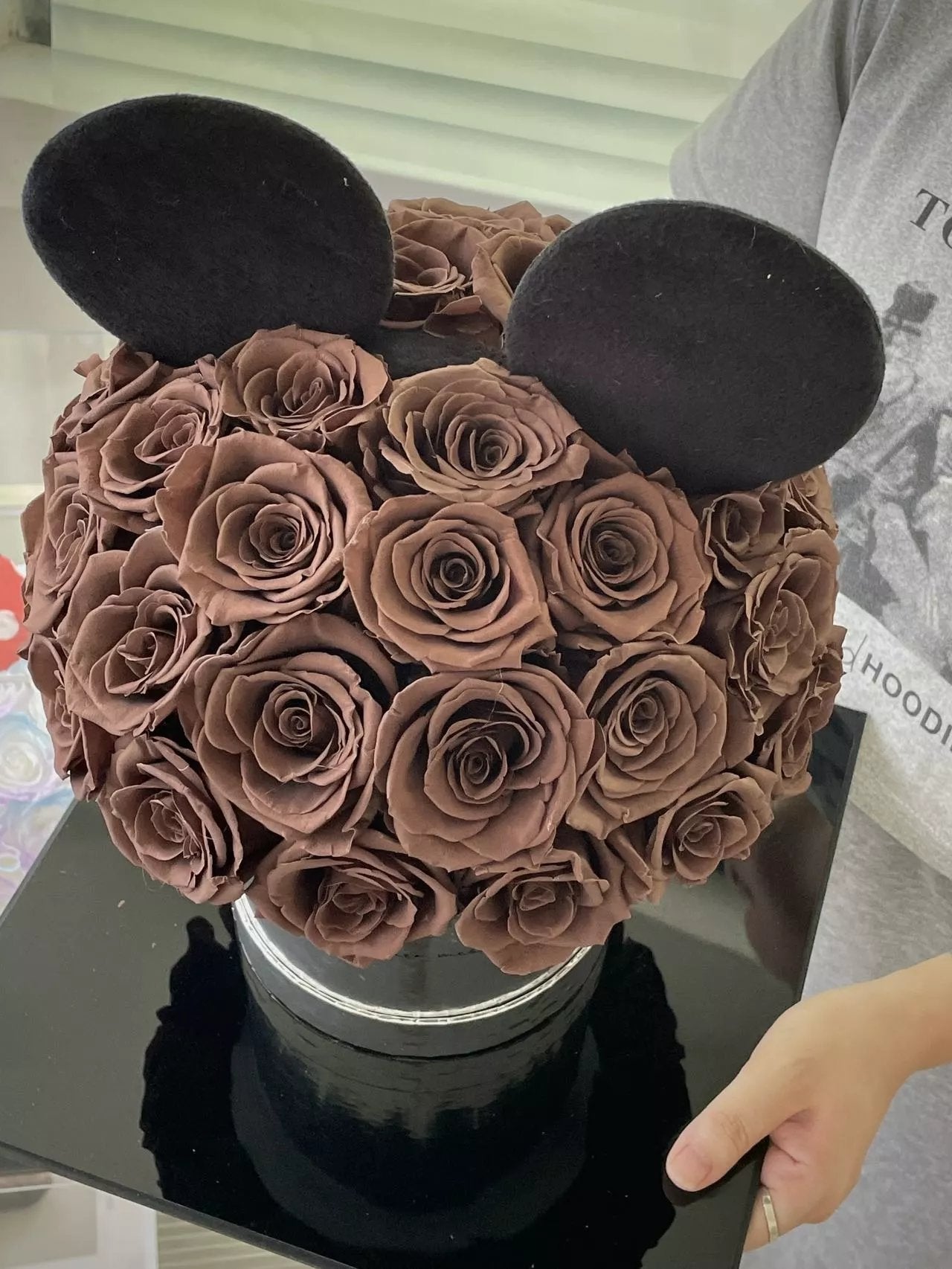 Premium Preserved Rose Hug Bucket - Eternal Flower Arrangement, Thoughtful Gift for Mom, Symbol of Forever Love