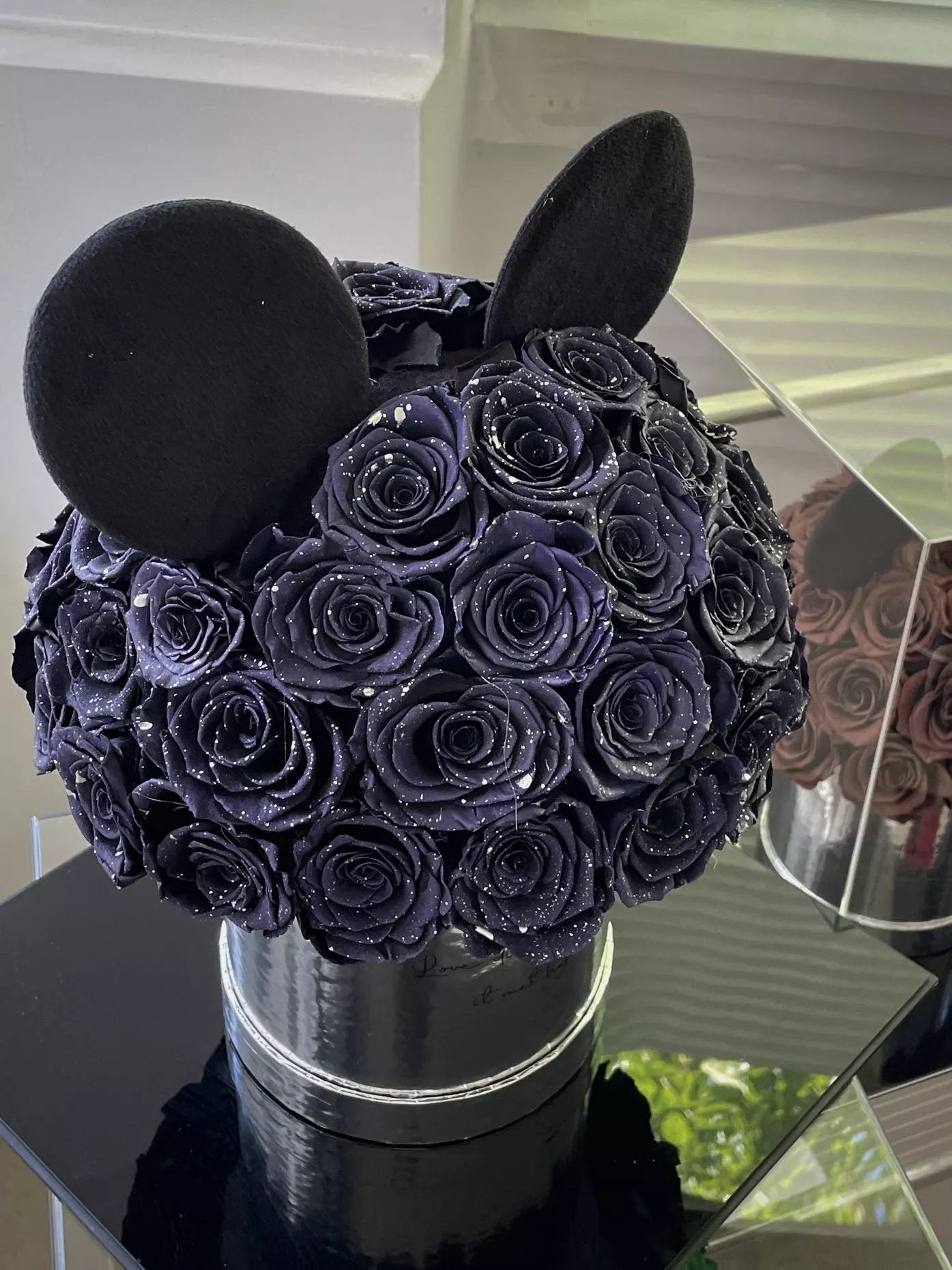 Premium Preserved Rose Hug Bucket - Eternal Flower Arrangement, Thoughtful Gift for Mom, Symbol of Forever Love