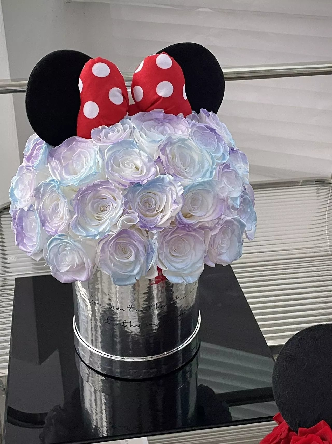 Premium Preserved Rose Hug Bucket - Eternal Flower Arrangement, Thoughtful Gift for Mom, Symbol of Forever Love