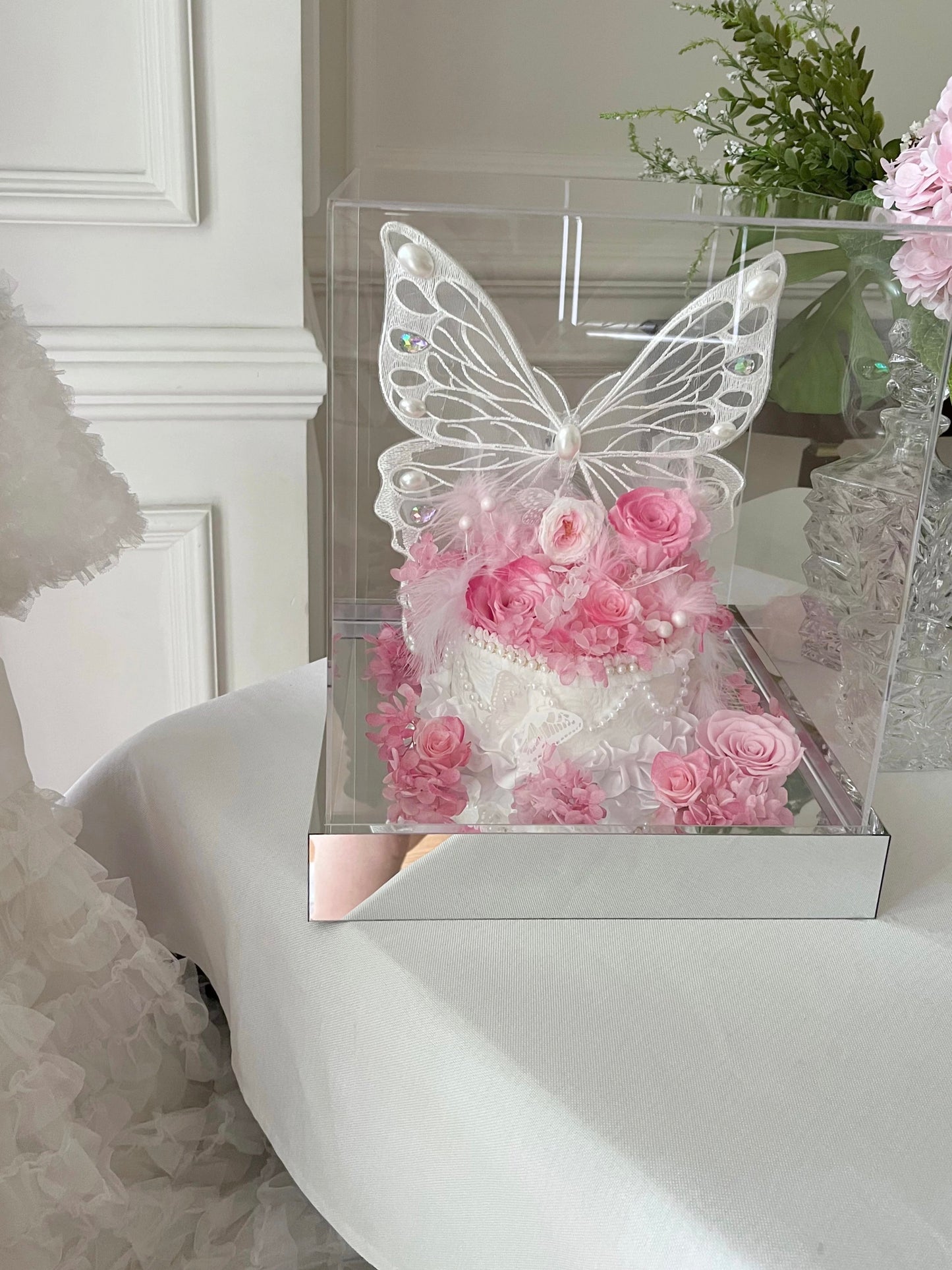 Preserved flowers, real roses, butterfly roses, commemorative gifts for Valentine's Day, butterfly preserved flowers