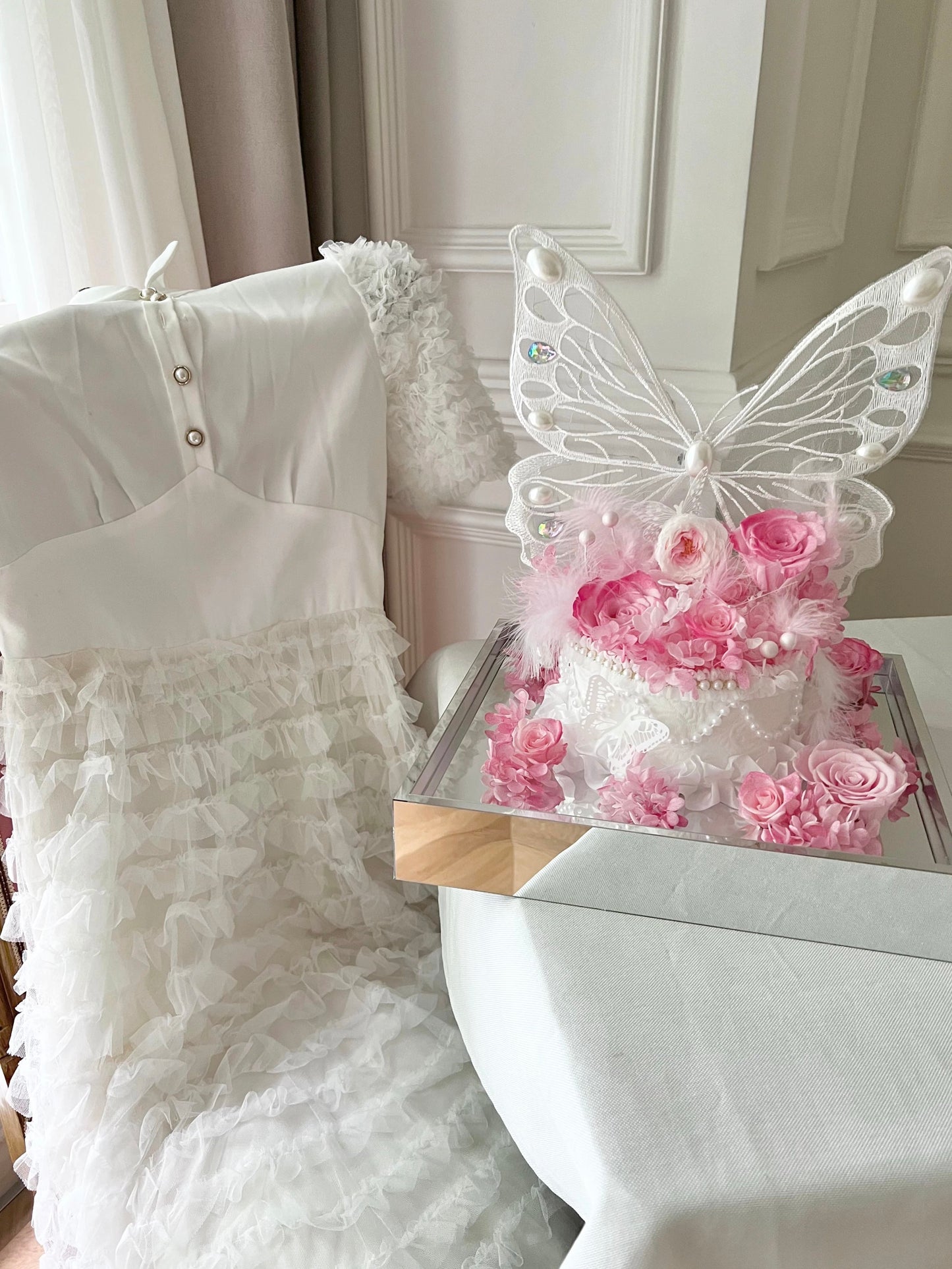 Preserved flowers, real roses, butterfly roses, commemorative gifts for Valentine's Day, butterfly preserved flowers