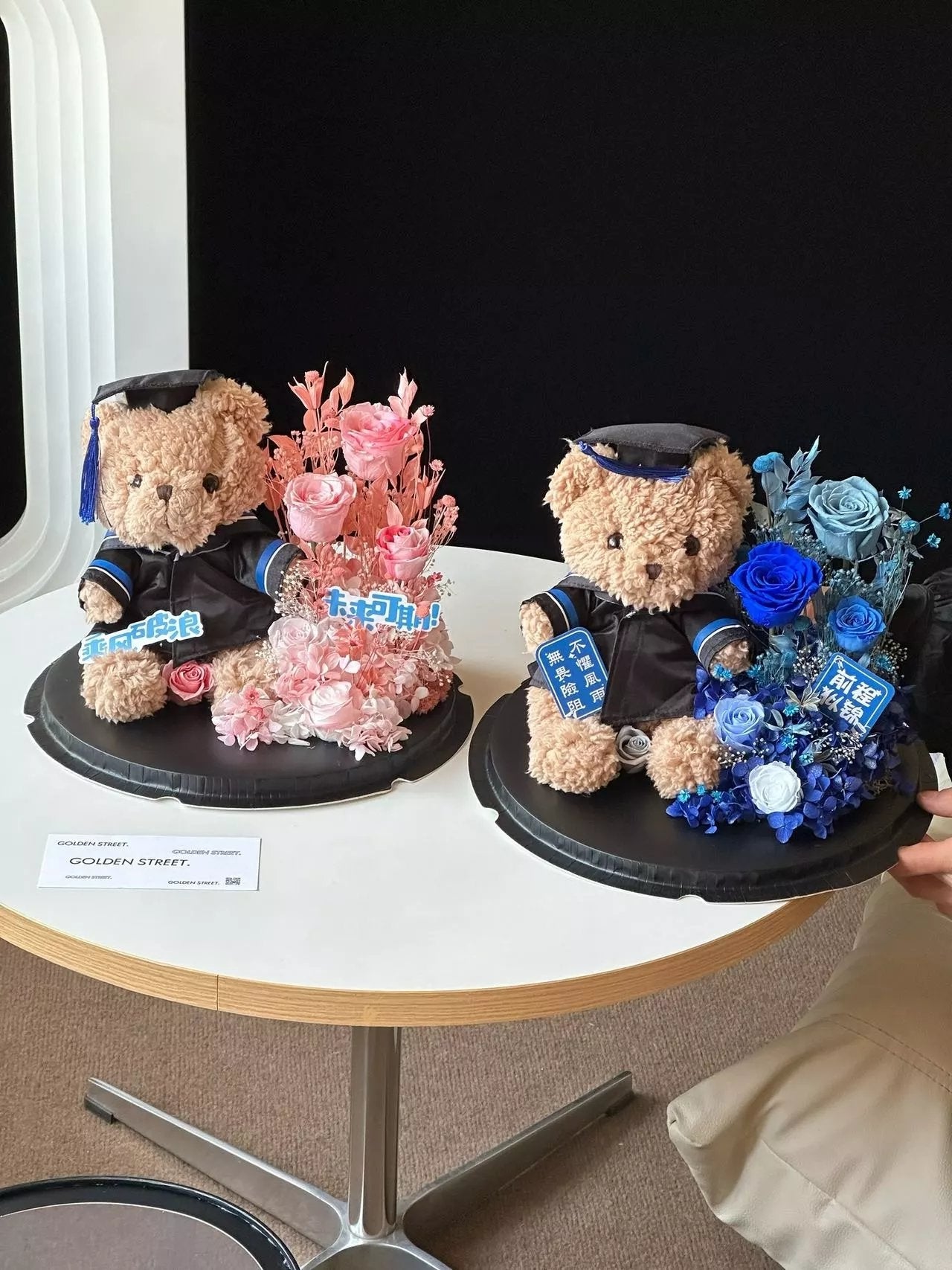 Teddy bear and eternal rose combination graduation season flower doll gift birthday gift Bijie gift