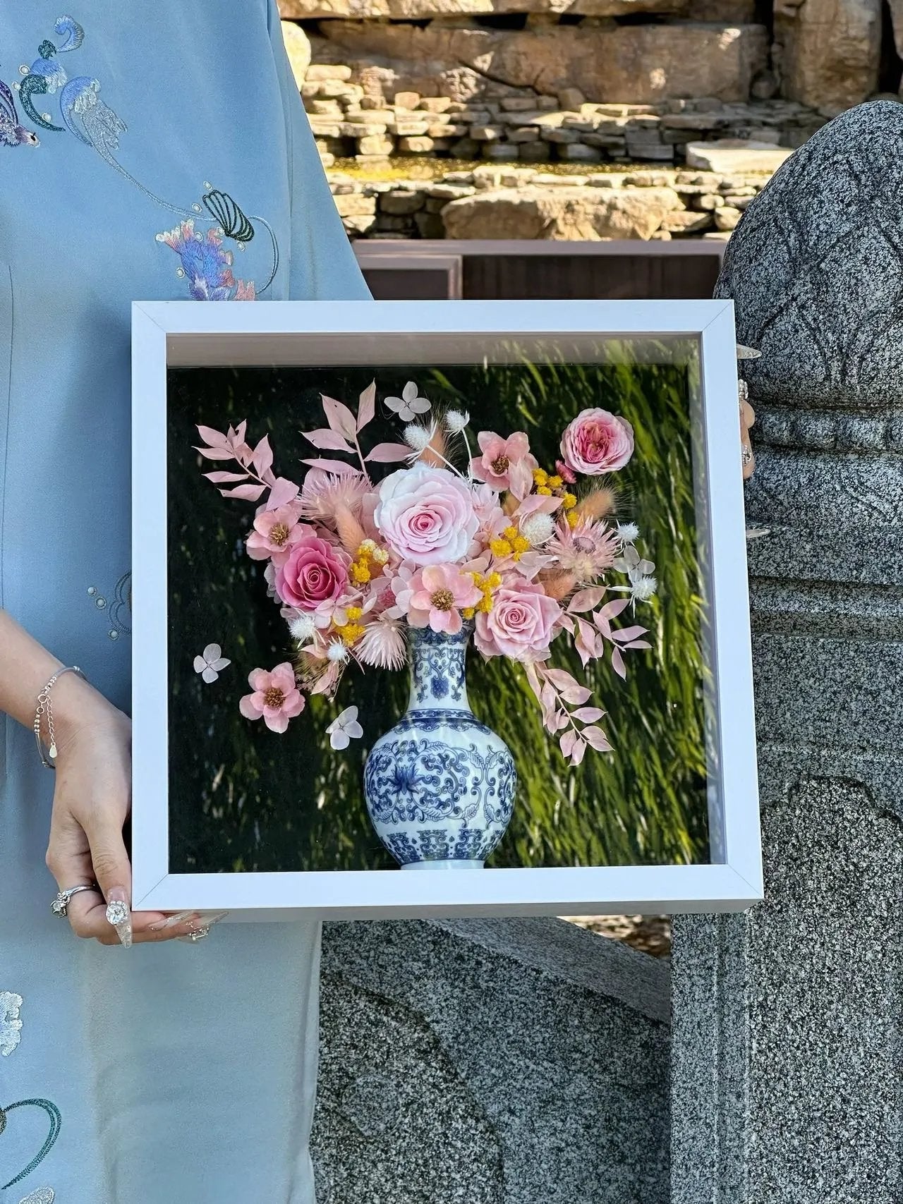 Blue and white porcelain vase preserved flower photo frame DIY handmade preserved flower gift for Mother's Day birthday gift
